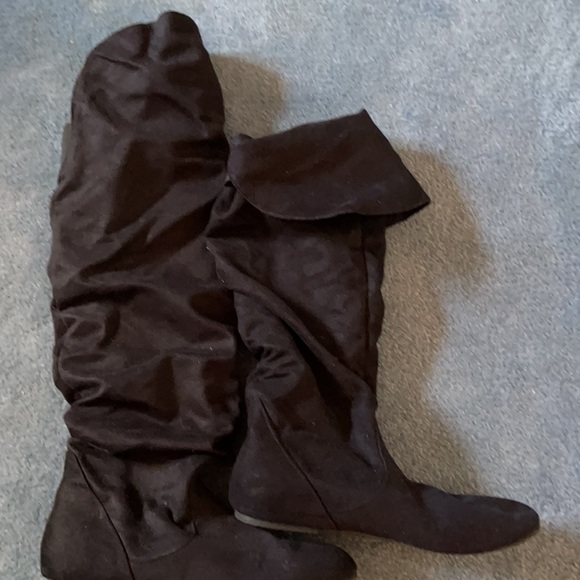 WOMEN’s Black Boots size 8 - Picture 3 of 4